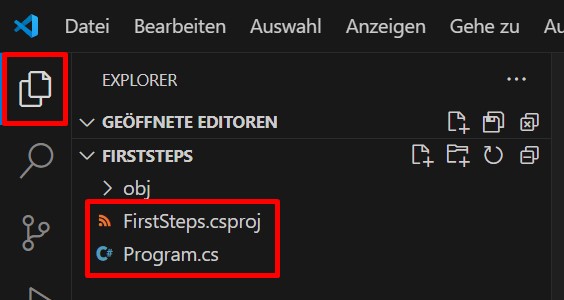 Ein Screenshot aus VSCode, in dem die Dateien Program.cs und FirstSteps.csproj zu sehen sind